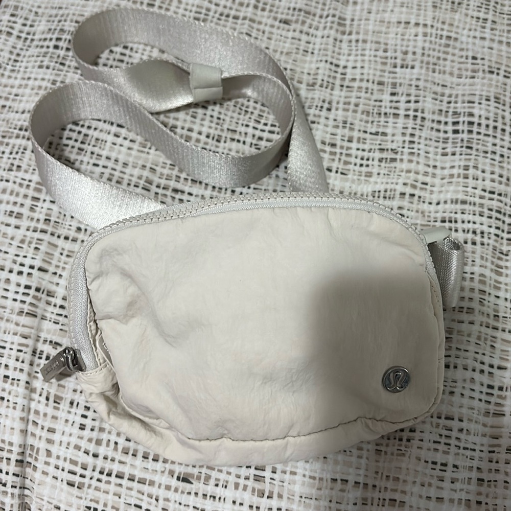 Lululemon belt bag